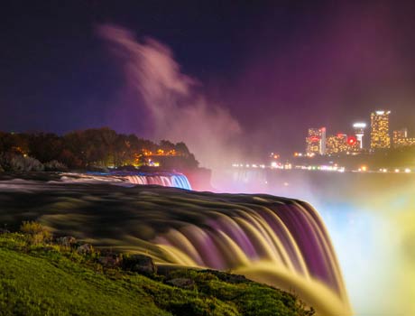 LED ändrar den nattliga utsikten över Niagarafallen