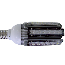 <strong>LED Gatulampa / Street Lamp PRO E40 25W:</strong> Vår utvecklingsavdelning i Madrid har tillsammans med Spanska Politécnica universitetet, för industriella ingenjörer, designat denna professionella högkvalitativa LED lampa. Kallas på engelska Street Lamp, då lampan är gjord för tuffa miljöer, klarar t.ex. vibrationer. Högkvalitativa LED ger hög ljusstyrka direkt utan fördröjning, samt har en lång livslängd och är energieffektiva. Professionell högkvalitativ LED belysning som minskar elförbrukningen betydligt, jämfört med traditionell belysning. LED Street Lamp PRO är anpassad för offentlig användning och mycket arbete har gjorts för att lampan skall vara högeffektiv.
