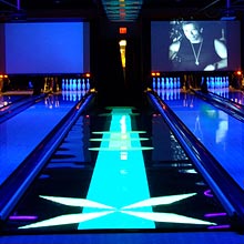 Bowling: Använd vårt breda utbud av Light Tape® storlekar för att lysa upp din bana, Light Tape® tar cosmic bowling till ett annat universum