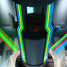 Museum: 50,8 mm Extrem Light Tape® på  Odysseum Museum i Köln, ger utställningen en futuristisk känsla - Tyskland