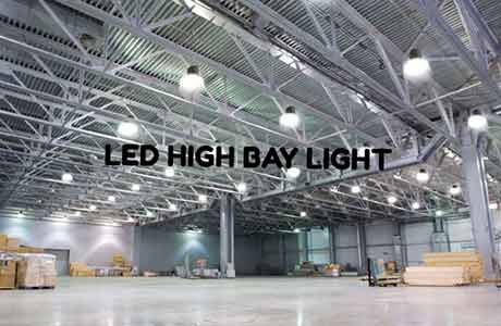 LED High Bay installerade i flyghangar