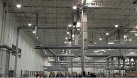 LED High Bay med externa rörelse- och ljussensorer till fabrik
