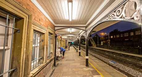 LED belysningssystem vid tågstation