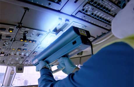 Flygbolaget använder UV-C för att desinficera flygplanscockpits