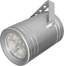 LED FASAD A1002 3x3W: En av våra mest sålda lampor. Lampan är tät mot damm och spolande vatten från alla vinklar. Lampans höga IP tal gör den lämplig för utomhusinstallation, där den kan utsättas för spolande vatten (regn och snö). Lampan går att vinkla enligt önskemål. Lampan levereras inkl. transformator, bara att koppla in på 110-240 VAC, strömstyrkan är 350–700 mA. Lampan skall installeras på vägg/tak eller golv/mark. Lampans höga IP tal (65) och antikorrosions konstruktion (aluminium) gör den lämplig för utomhusinstallation.