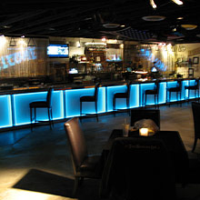 Bar: Använda Light Tape® till långsidorna av en bar kommer att göra baren till centrum i restaurangen! Blå Naturlig Light Tape® ger baren en sval och avkopplande atmosfär