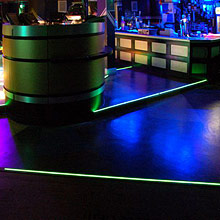 Nattklubb: Lion Bar and Club nära Birmingham installerade 12,7 mm Light Tape® för att hjälpa sina kunder att navigera mellan nivåerna - England