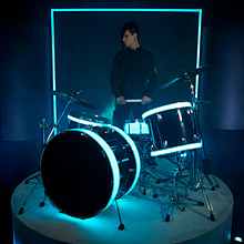 Koncert: Celldweller använder Blå Naturlig Light Tape® till sina trummor, keyboard och bakgrund på deras 2010-2011 turné